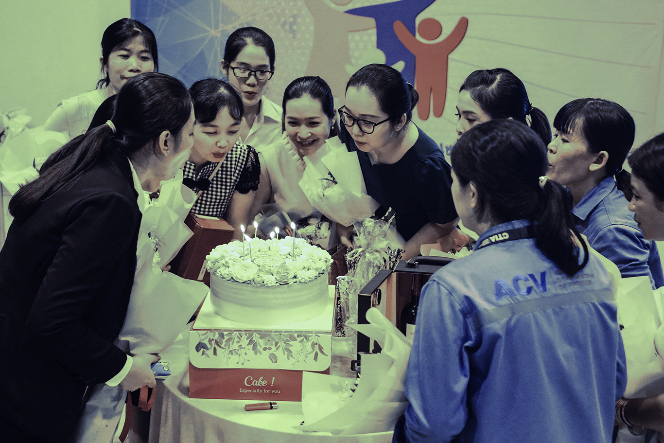 Nhân dịp này, Ban Nữ công tổ chức Mừng sinh nhật cho các chị em có ngày sinh trong quý II